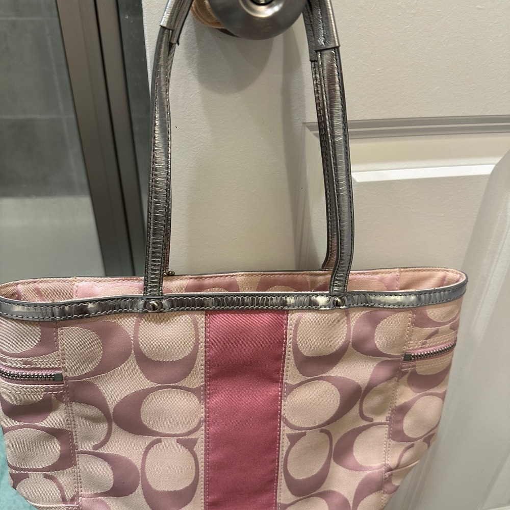 Coach Pink and Silver Shoulder Bag vintage - Picture 2 of 4